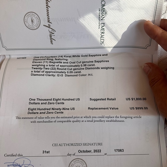 14 karat white gold sapphire & diamond ring - Picture 13 of 14